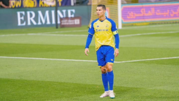 Ronaldo Ukir Gol Ke-950: Al Nassr Taklukkan Al Hazm!