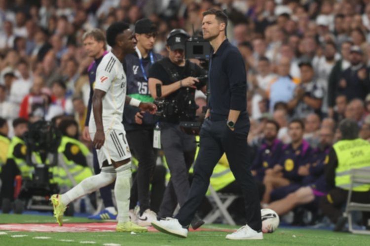 Xabi Alonso Tanggapi Dingin Ledakan Emosi Vinicius Jr di El Clasico