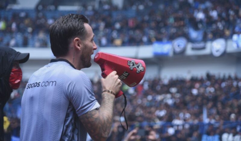 Persib Berat Hati Lepas Hodak ke Timnas: Dampak Bagi Maung Bandung?