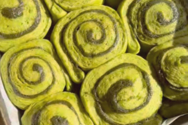Matcha Cinnamon Rolls: Resep Mudah, Aroma Memikat, Bikin Ketagihan!