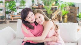Nasihat Cinta Ibu: Kiat Sukses Asmara Anak Perempuan