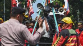 Ekonomi RI 2024: Survei Ahli LPEM UI Ungkap Prospek!