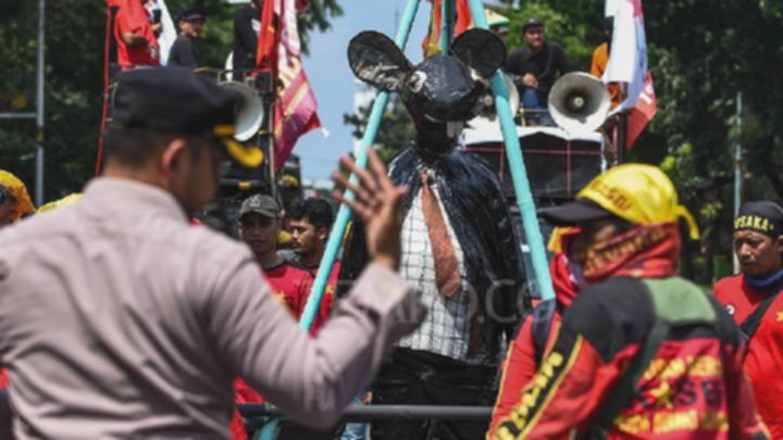 Ekonomi RI 2024: Survei Ahli LPEM UI Ungkap Prospek!