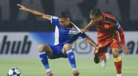 Sindiran Persib Menohok Penyerang Malaysia Usai Tarik Baju Bek Timnas