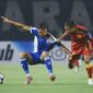 Sindiran Persib Menohok Penyerang Malaysia Usai Tarik Baju Bek Timnas