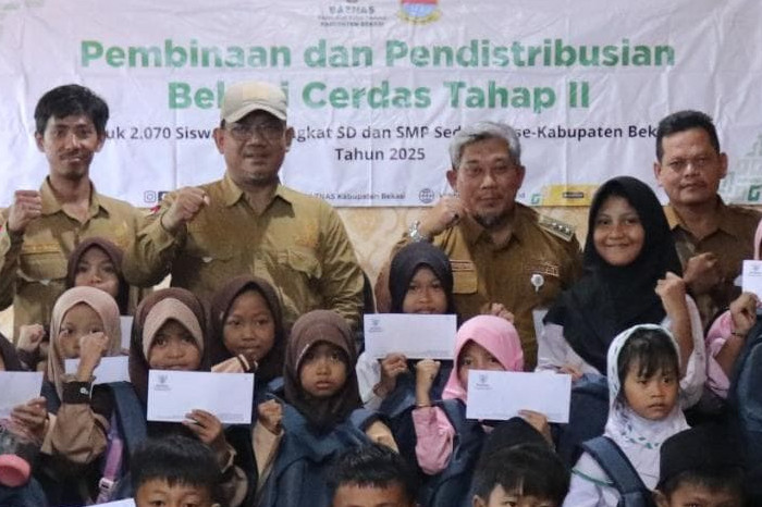 Baznas Bekasi Salurkan Bantuan Pendidikan untuk 2.070 Siswa di 23 Kecamatan (Diskominfosantik  Bekasi)