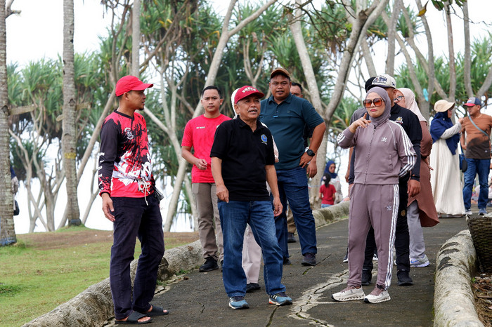 Bupati Citra Ajak ASN dan Warga Bersih-Bersih Pangandaran (Diskominfo)
