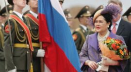 Sirikit: Kehidupan & Warisan Abadi Ibu Suri Thailand