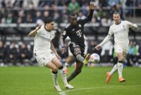Penalti Gagal: Fan Gladbach Mengamuk, Kevin Diks Jadi Sasaran?