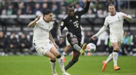 Penalti Gagal: Fan Gladbach Mengamuk, Kevin Diks Jadi Sasaran?
