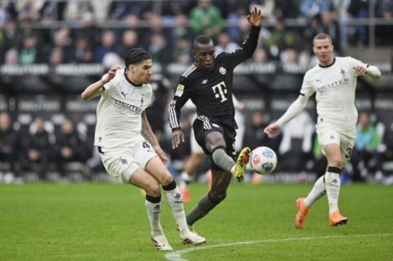 Penalti Gagal: Fan Gladbach Mengamuk, Kevin Diks Jadi Sasaran?