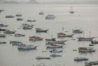 Labuan Bajo Diserbu 27 Kapal Pesiar: Apa Dampaknya?