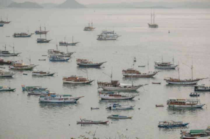Labuan Bajo Diserbu 27 Kapal Pesiar: Apa Dampaknya?