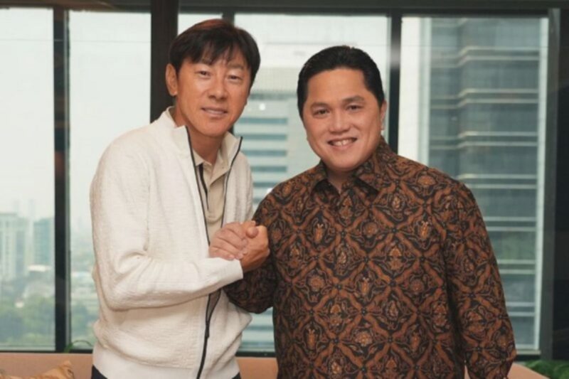 STY Latih Timnas Lagi? Jawaban Erick Thohir Bikin Penasaran!