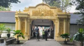 Yogya Berduka: Wisata Keraton Libur, Raja Solo Wafat